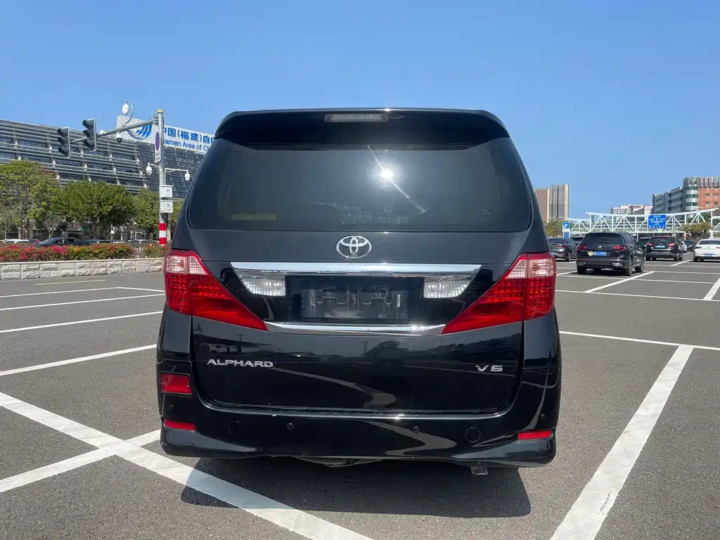 Toyota Alphard 2012 — фото 9