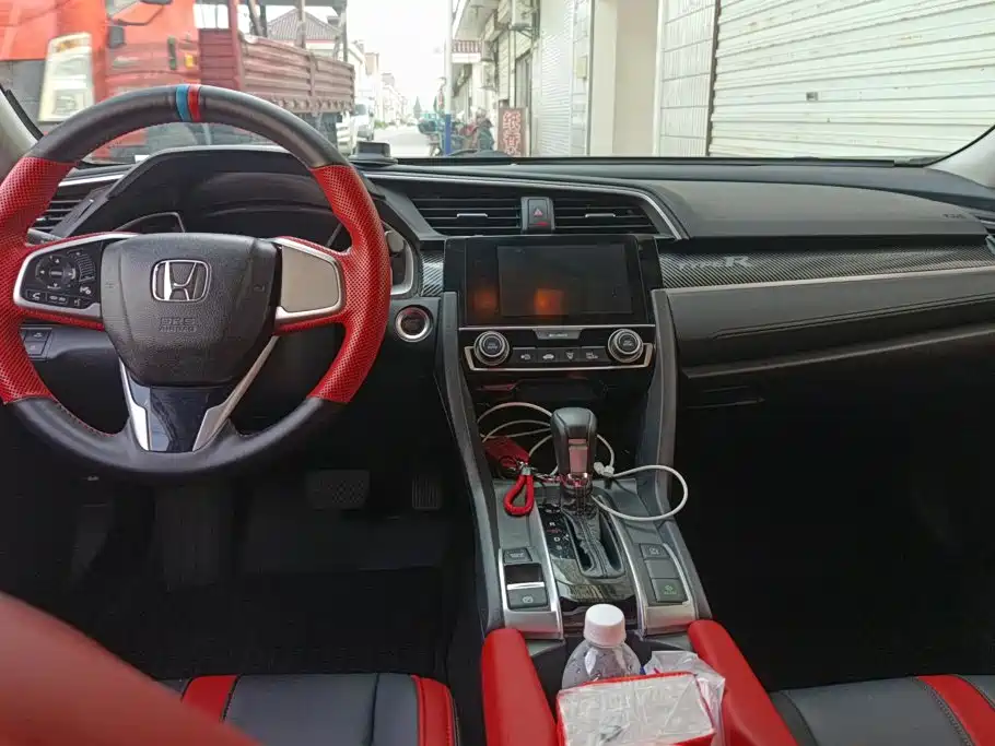 Honda Civic 2019 — фото 12