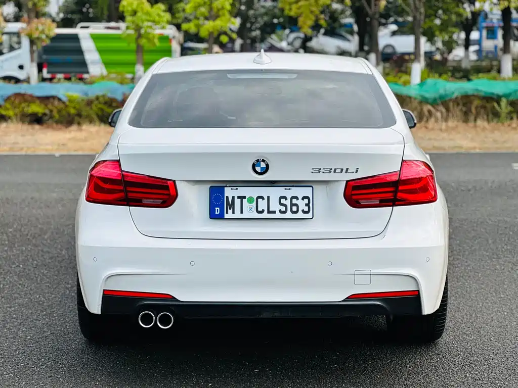 BMW 3 Series 2017 — фото 11