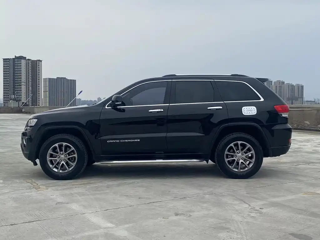 Jeep Grand Cherokee 2016 — фото 3
