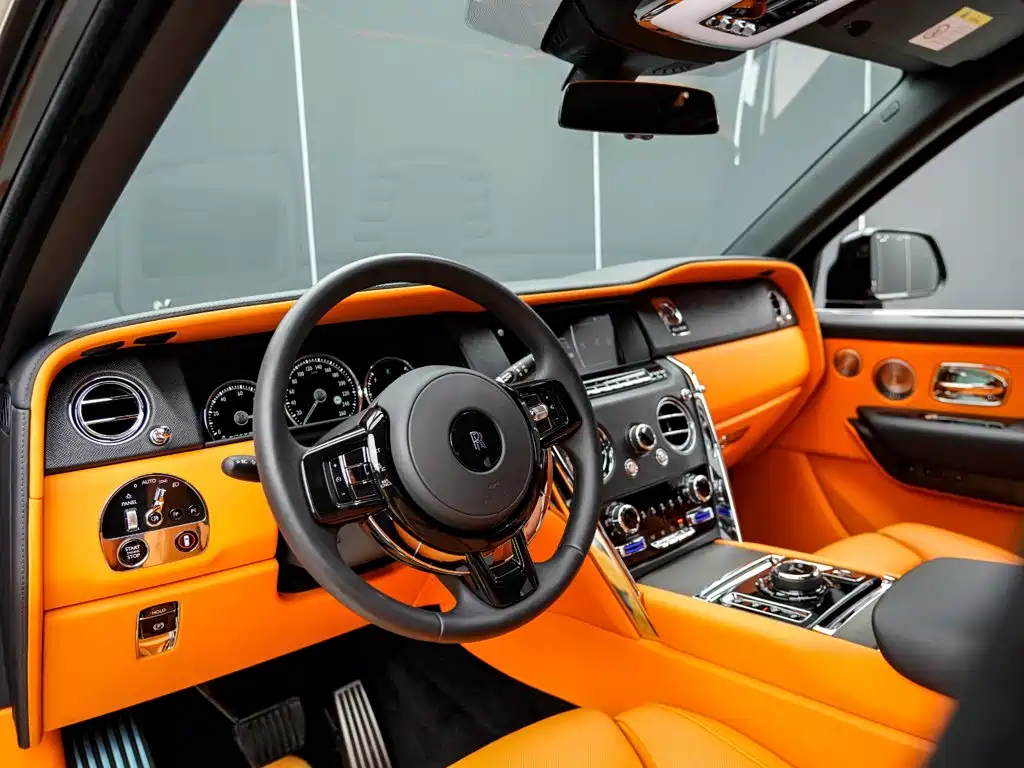 Rolls-Royce Cullinan 2022 — фото 8