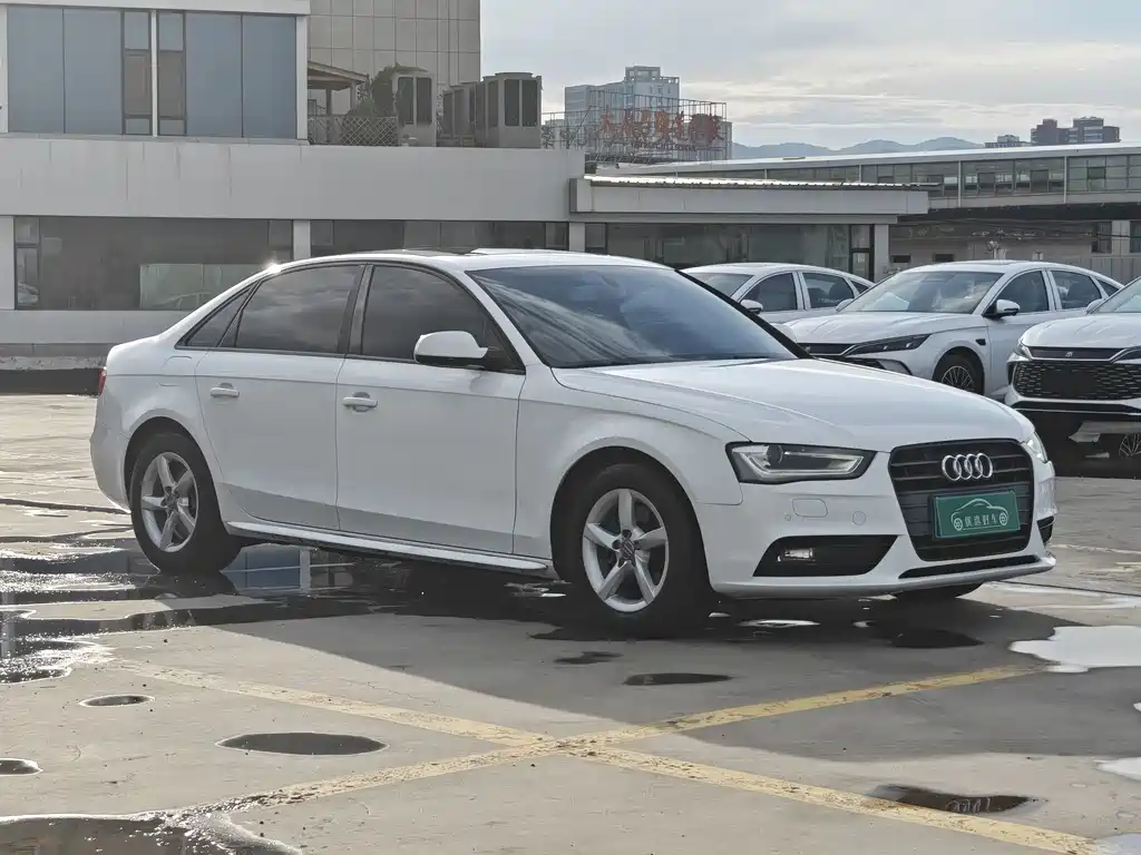 Audi A4L 2015