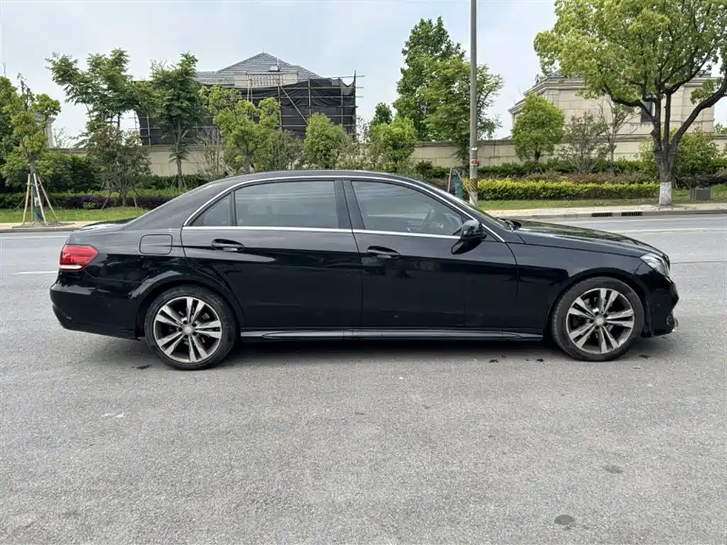 Mercedes-Benz E-Class 2015 — фото 7