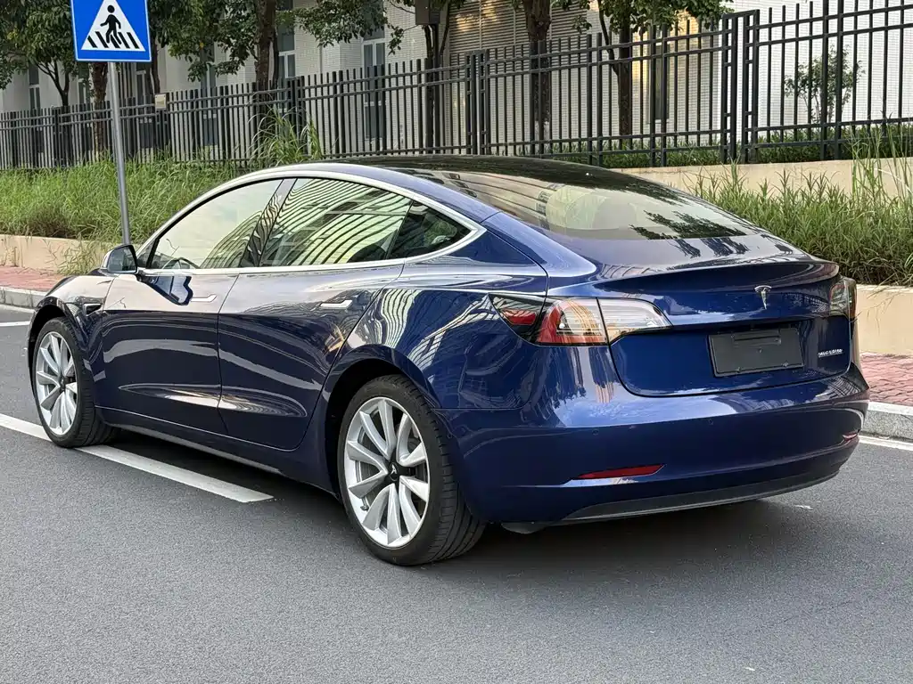 Tesla Model 3 2020 — фото 18