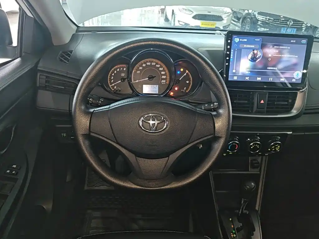 Toyota Yaris L 2021 — фото 11