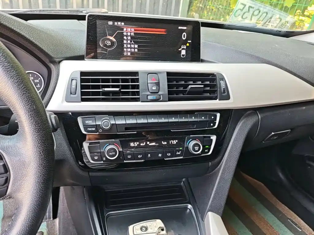 BMW 3 Series GT 2017 — фото 13