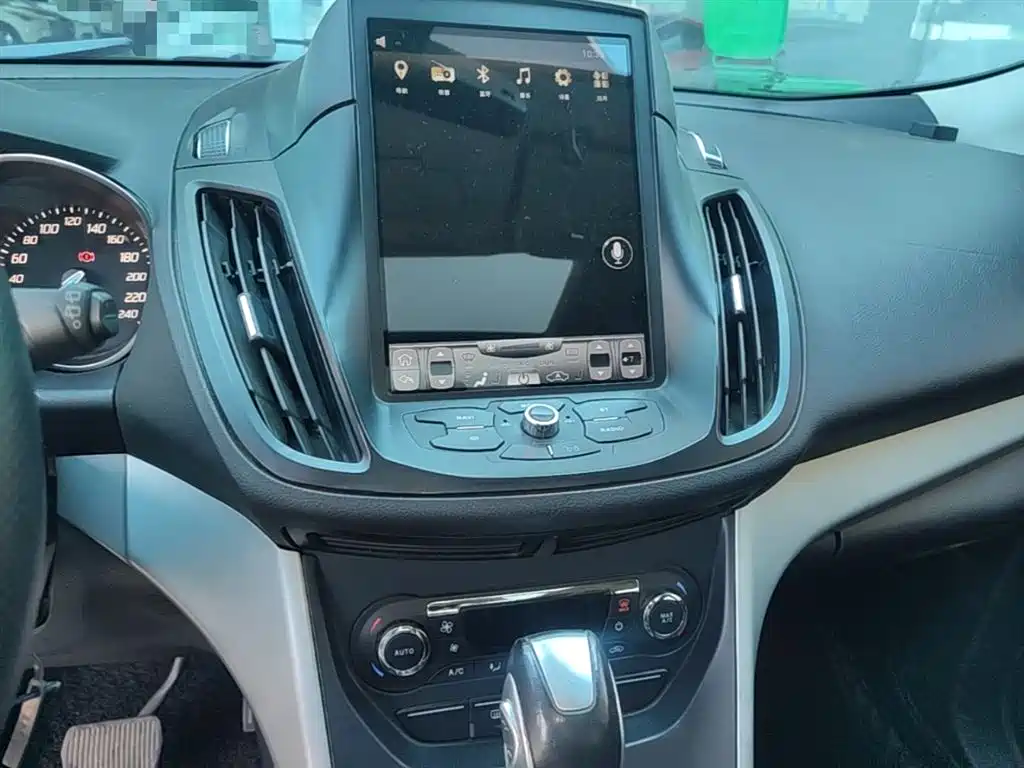 Ford Kuga 2016 — фото 13
