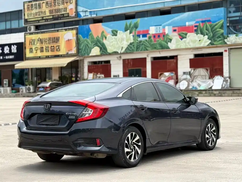 Honda Civic 2019 — фото 4