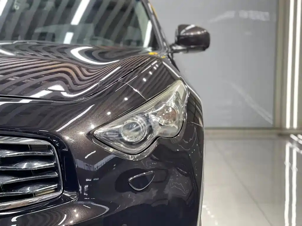 Infiniti FX 2011