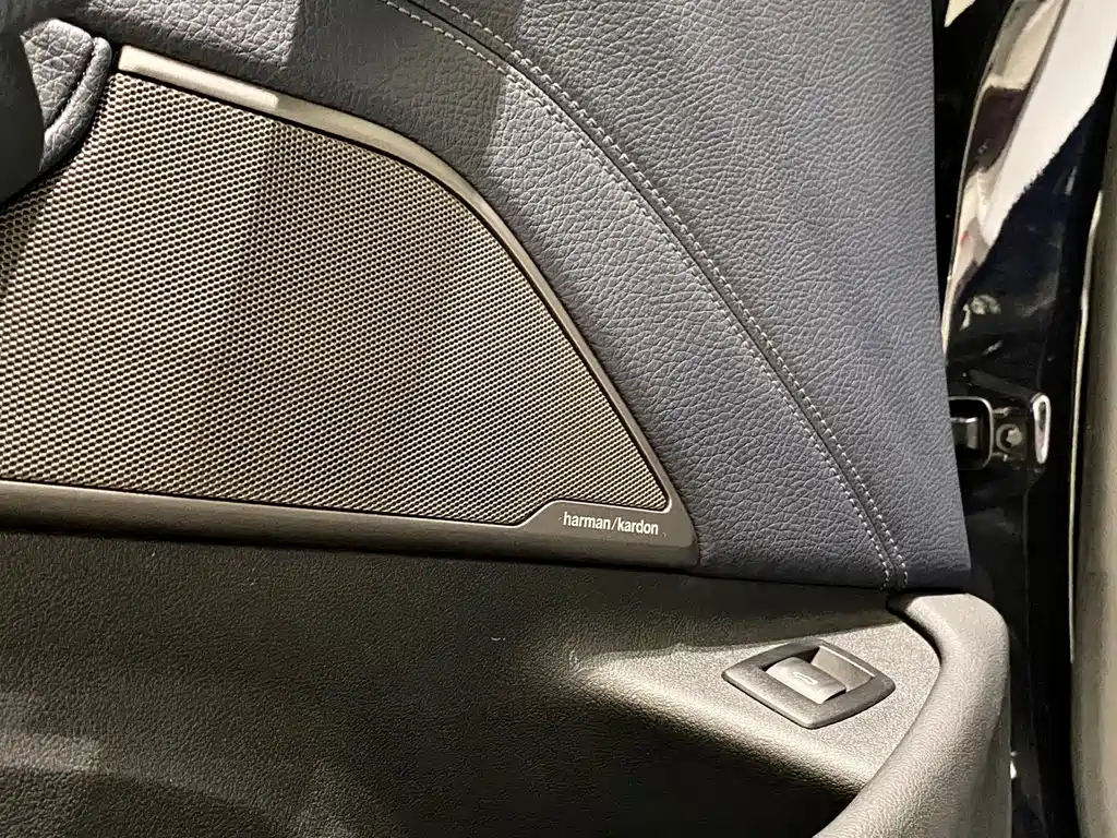 BMW 5 Series 2018 — фото 13