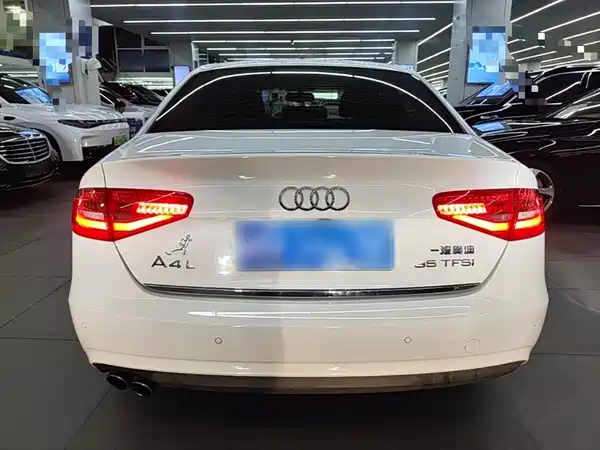 Audi A4L 2016