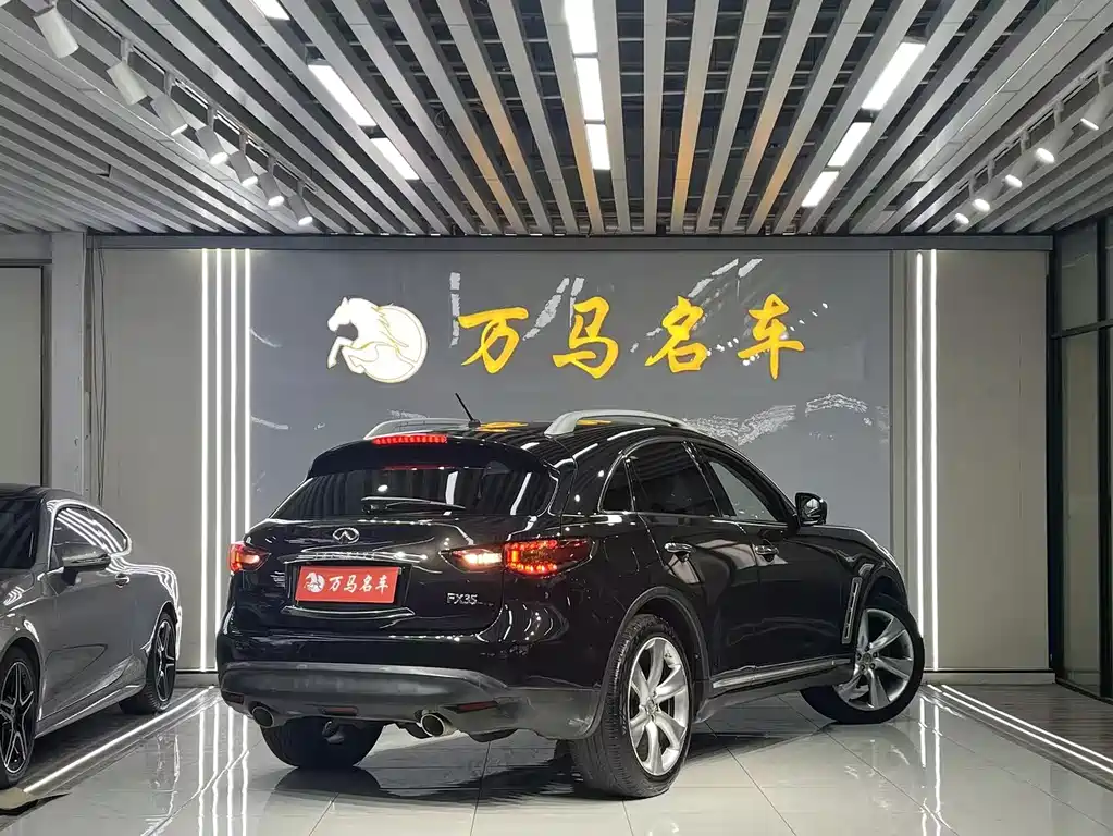 Infiniti FX 2011