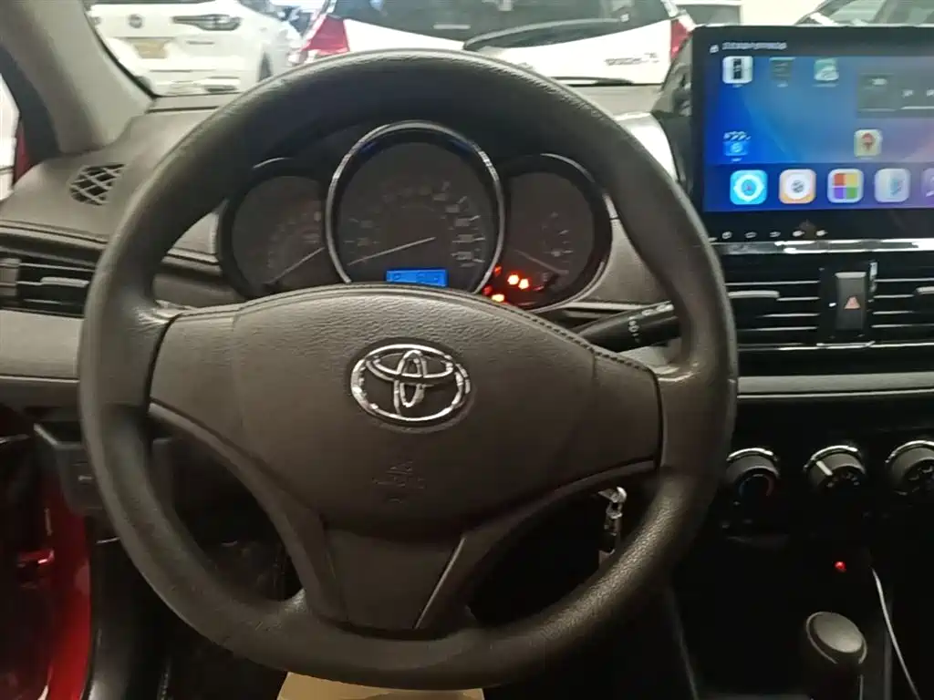 Toyota Vios 2015 — фото 11