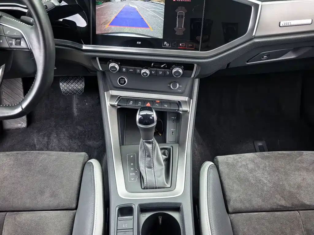 Audi Q3 2022 — фото 16