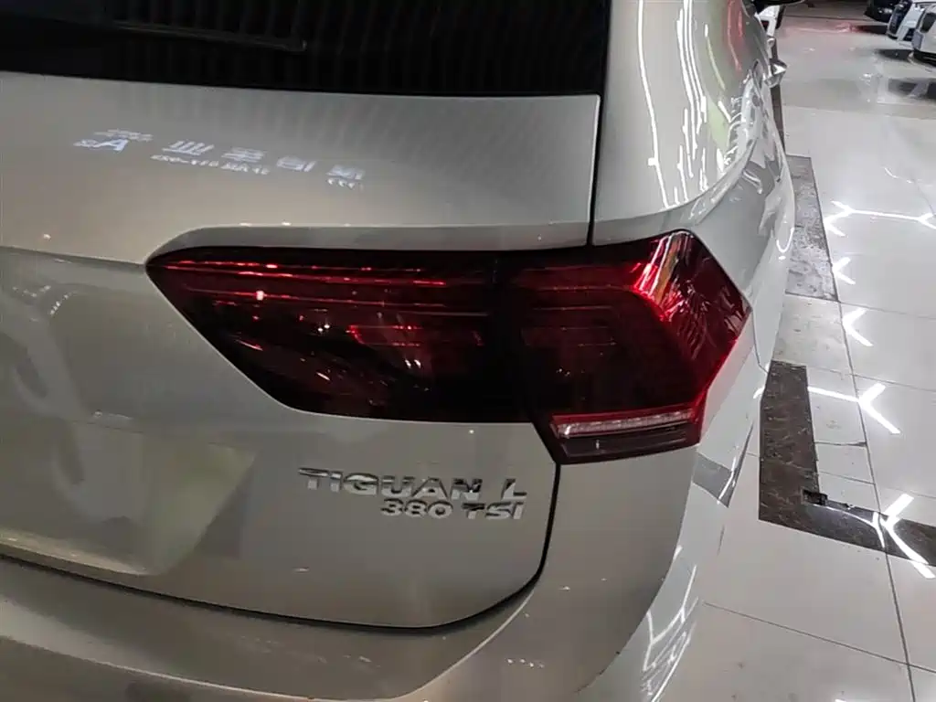 Volkswagen Tiguan L 2018 — фото 8