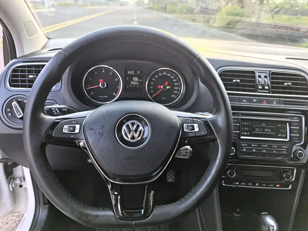 Volkswagen Polo 2014