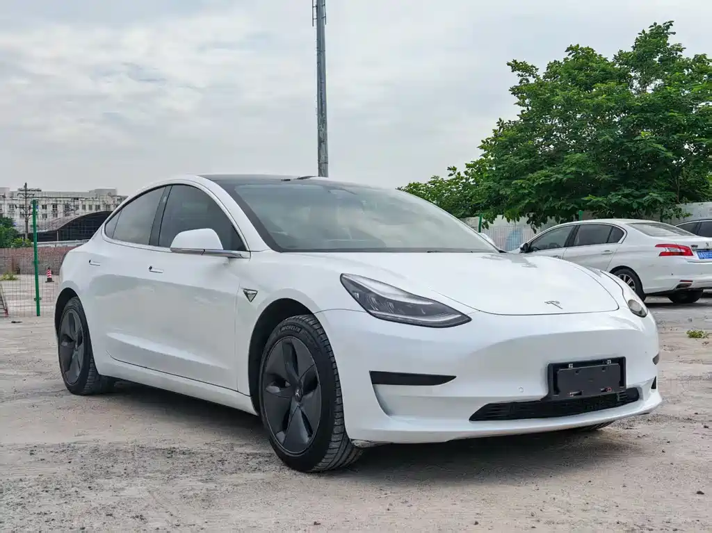 Tesla Model 3 2020 — фото 1