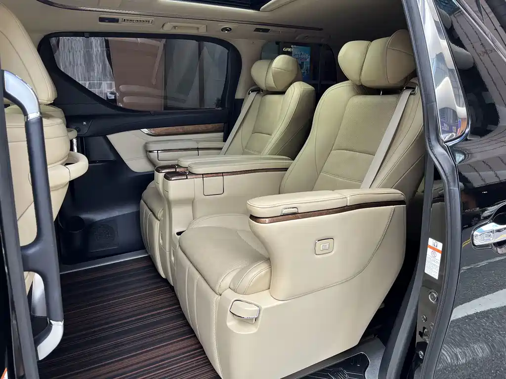 Toyota Alphard 2016 — фото 4