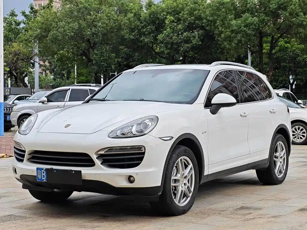 Porsche Cayenne 2013 — фото 1