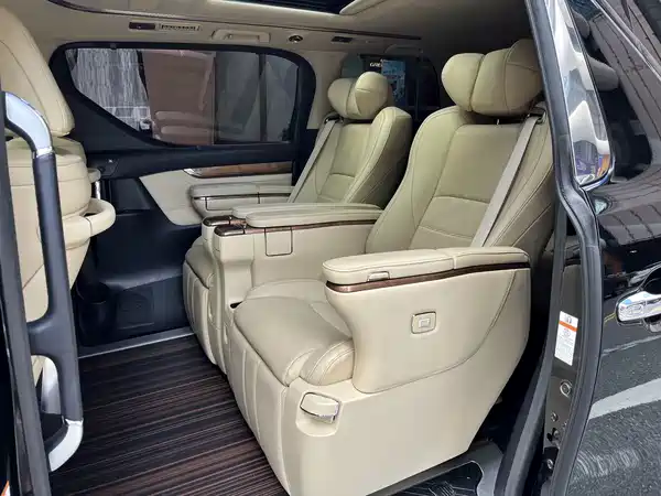 Toyota Alphard 2016