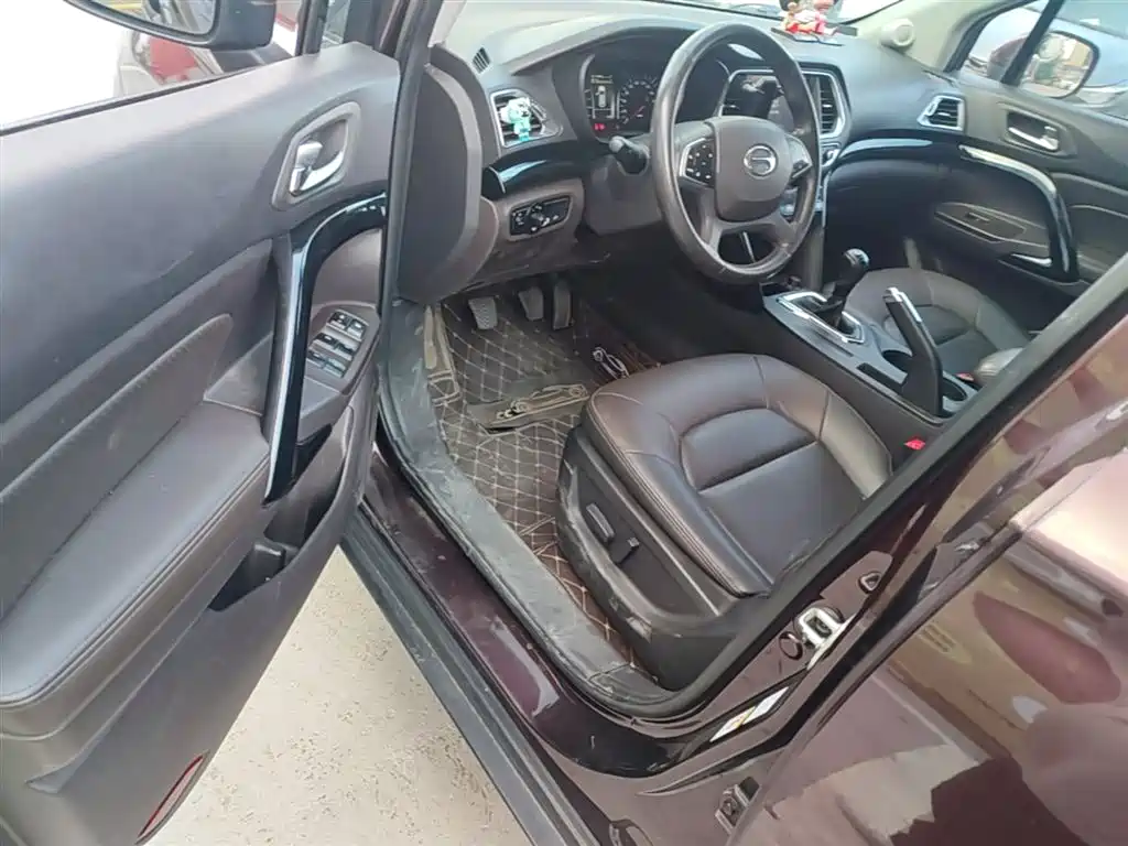 GAC Motor Trumpchi GS4 2015 — фото 16