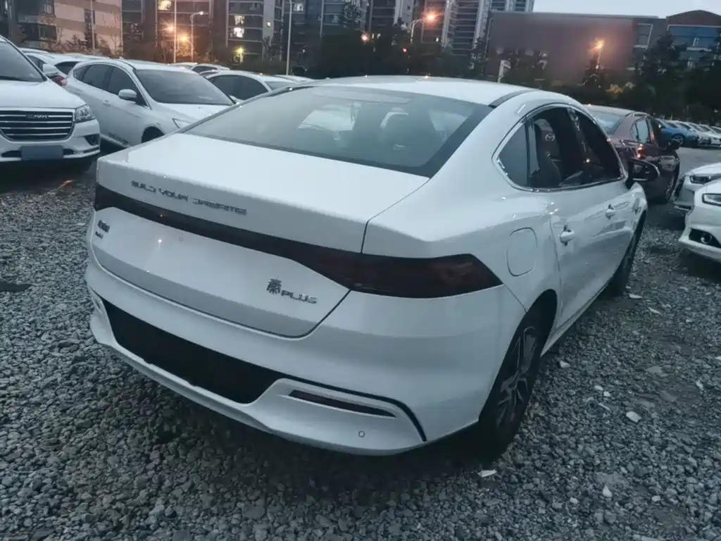 BYD Qin PLUS 2022 — фото 7