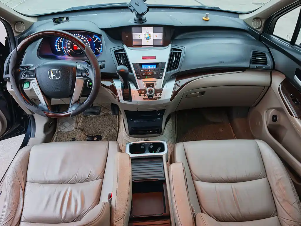 Honda Odyssey 2014 — фото 14