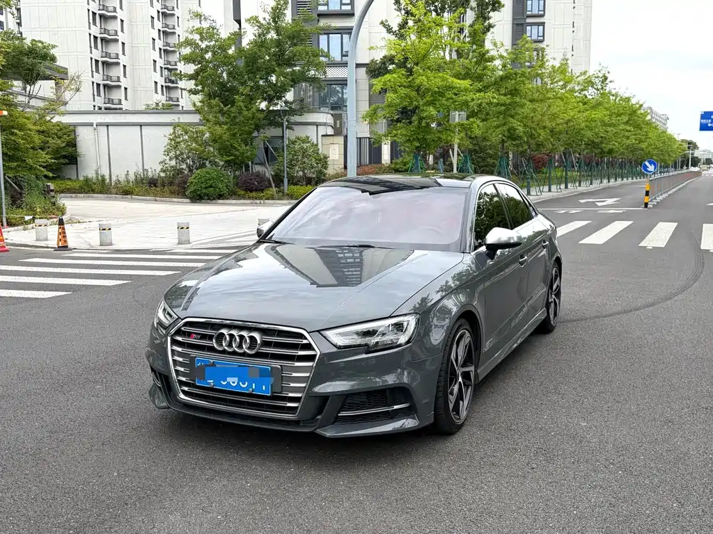 Audi S3 2019 — фото 1
