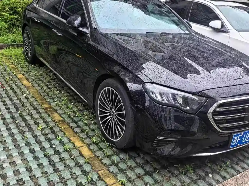 Mercedes-Benz E-Class 2024