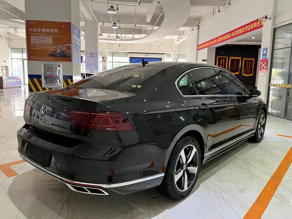 Volkswagen Magotan 2025