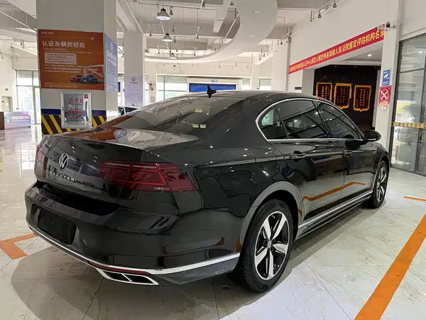 Volkswagen Magotan 2025
