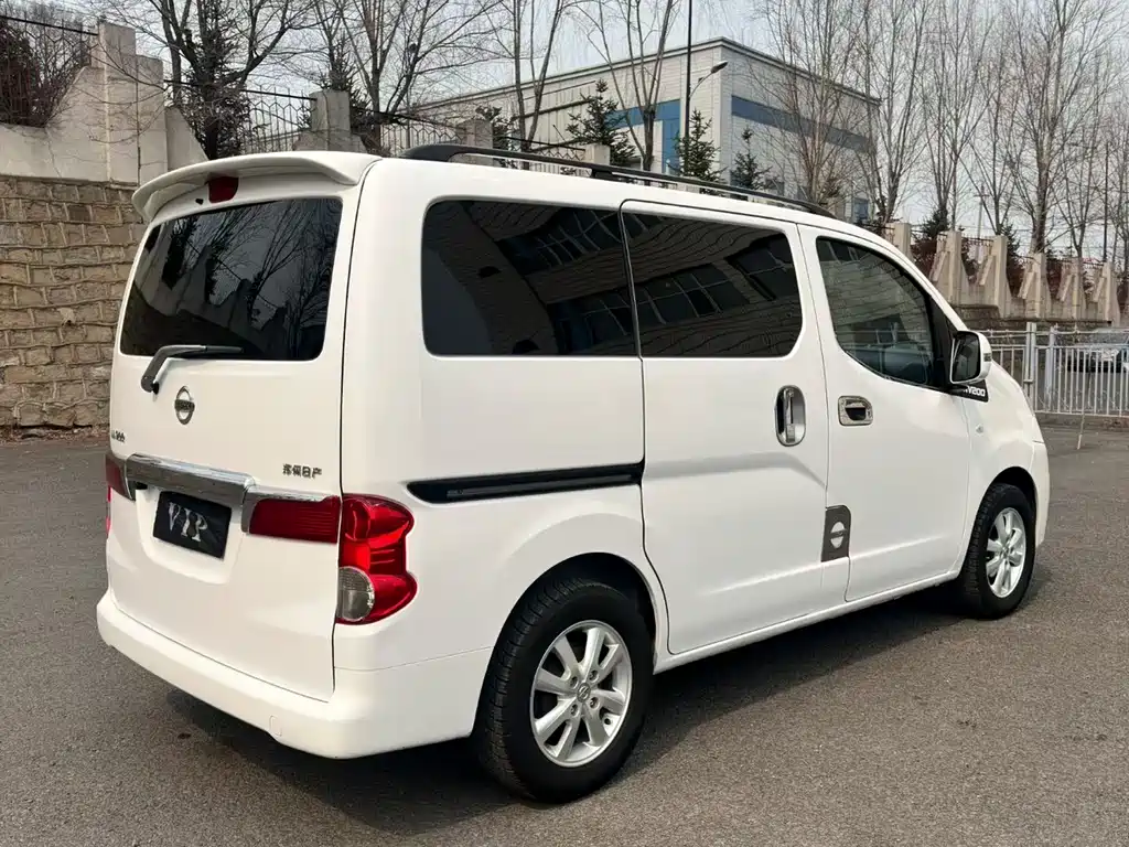 Nissan NV200 2014 — фото 7