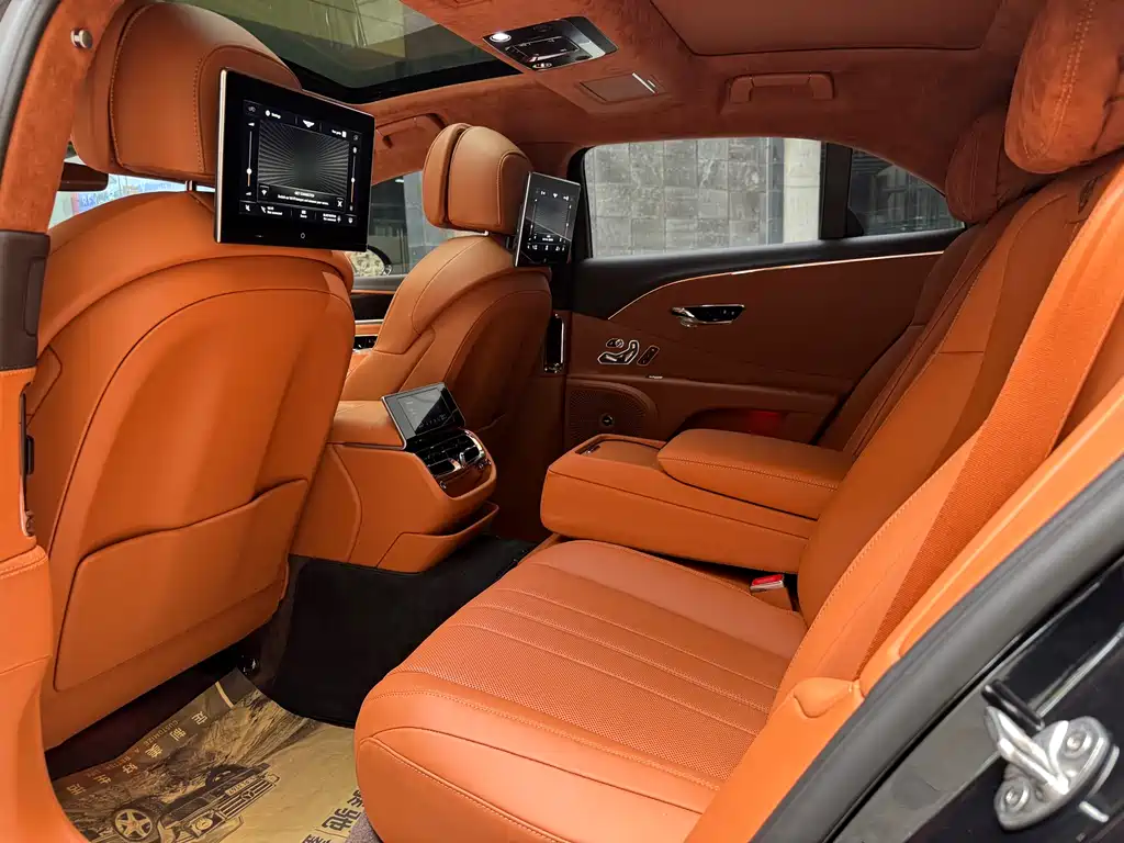 Bentley Flying Spur PHEV 2023 — фото 17