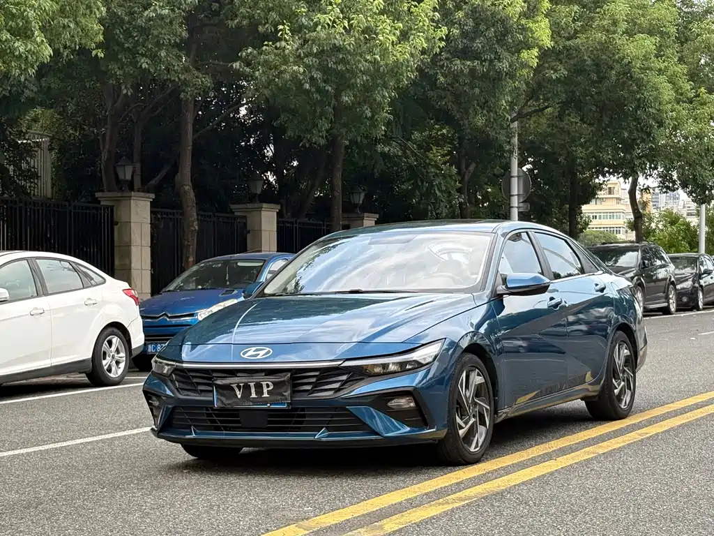 Hyundai Elantra 2024