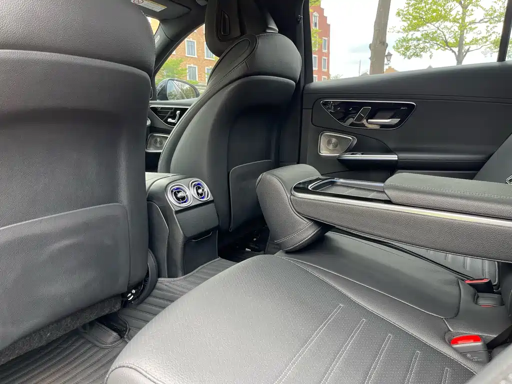 Mercedes-Benz C-Class 2023 — фото 20