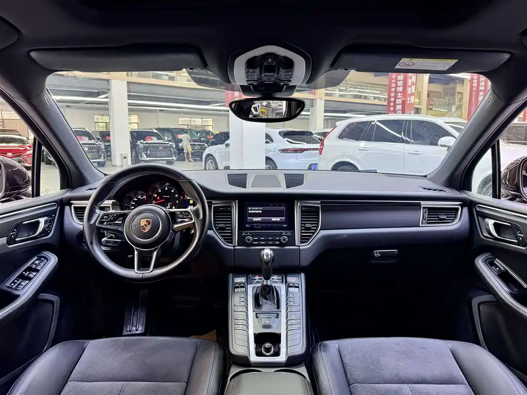 Porsche Macan 2017 — фото 9