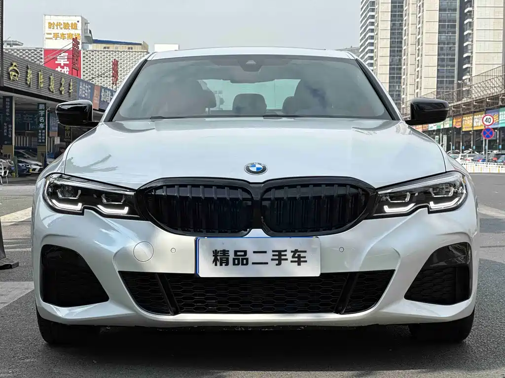 BMW 3 Series 2022 — фото 1