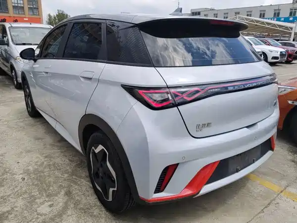 BYD Dolphin 2023