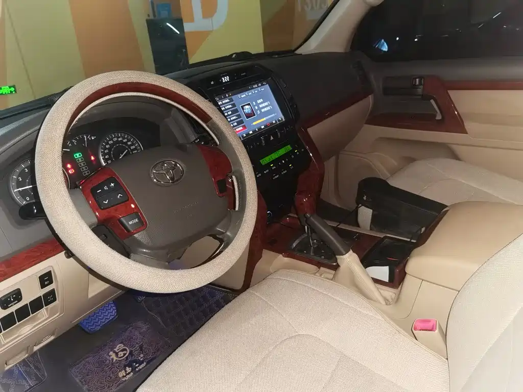 Toyota Land Cruiser 2015