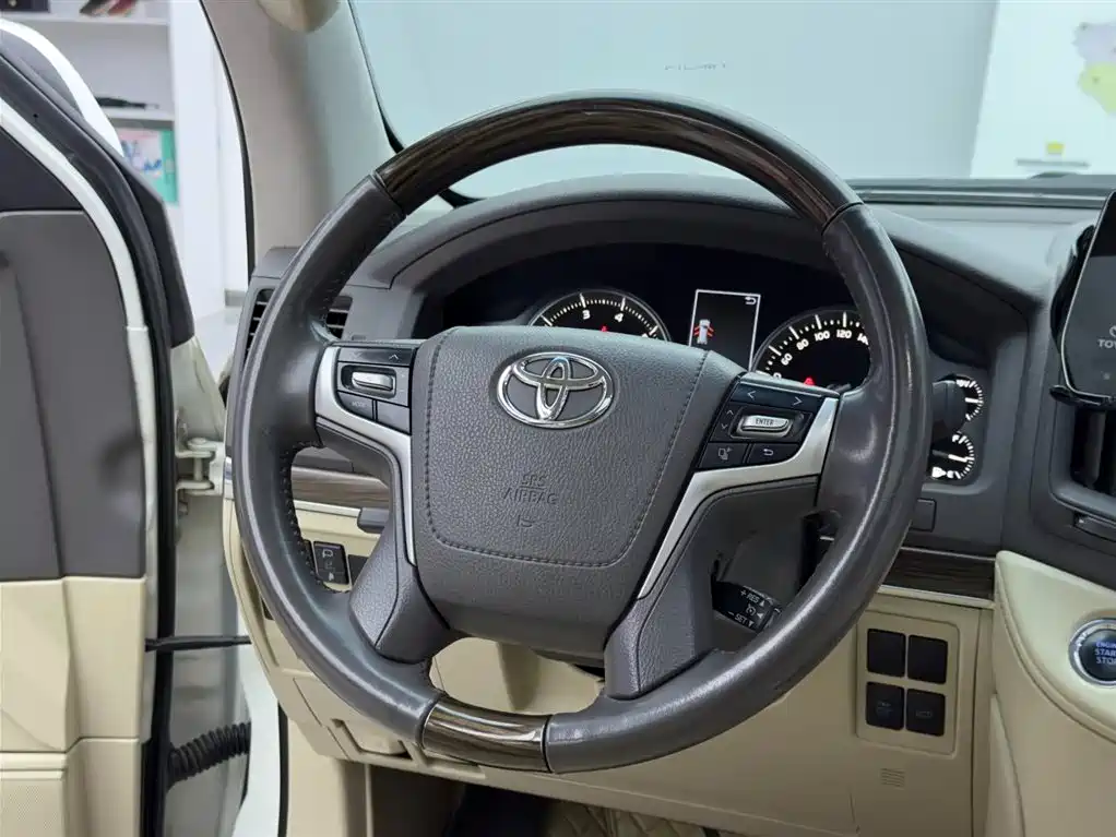 Toyota Land Cruiser 2019 — фото 13