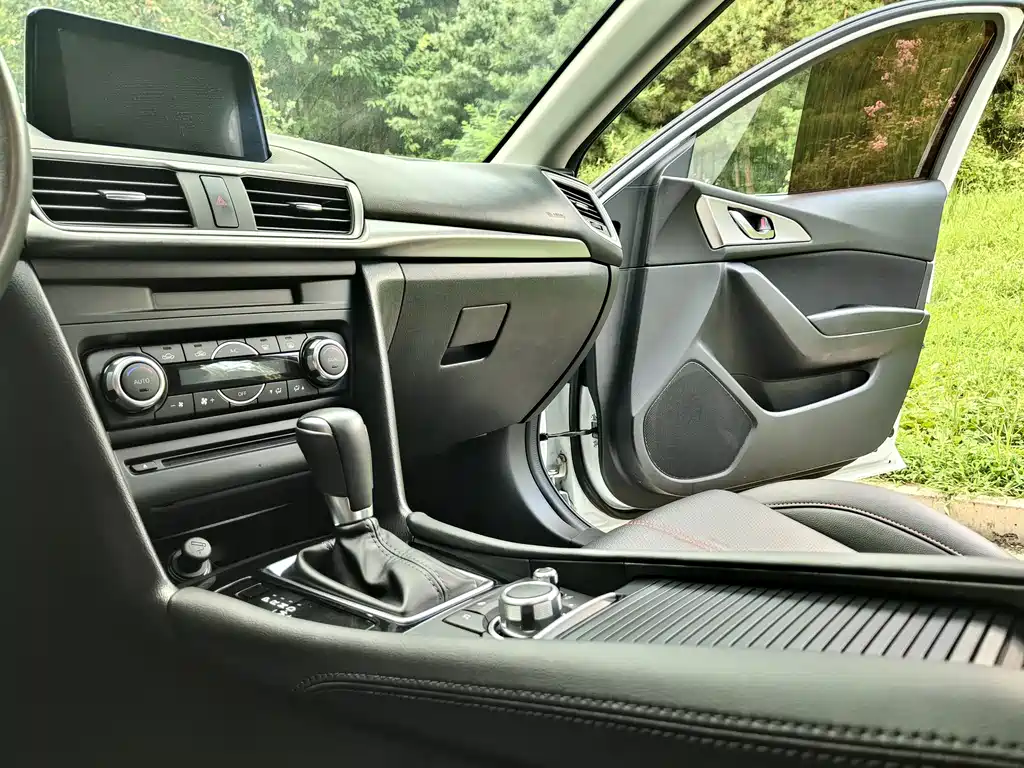 Mazda 3 Axela 2019