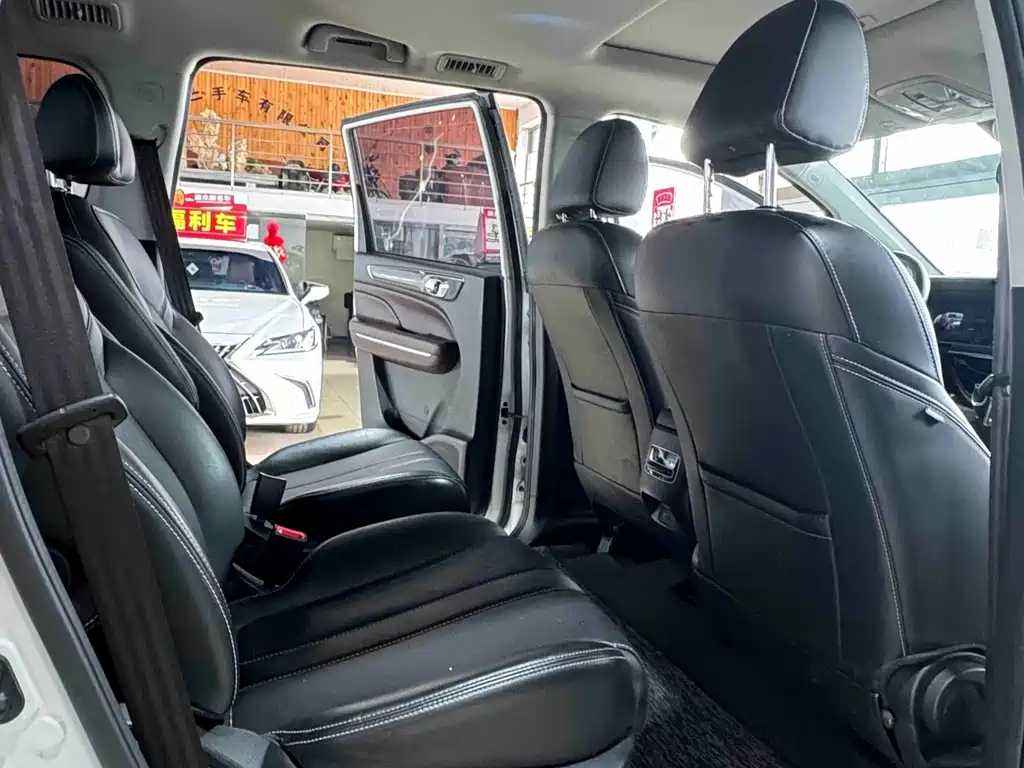 GAC Motor Trumpchi M6 2022 — фото 8