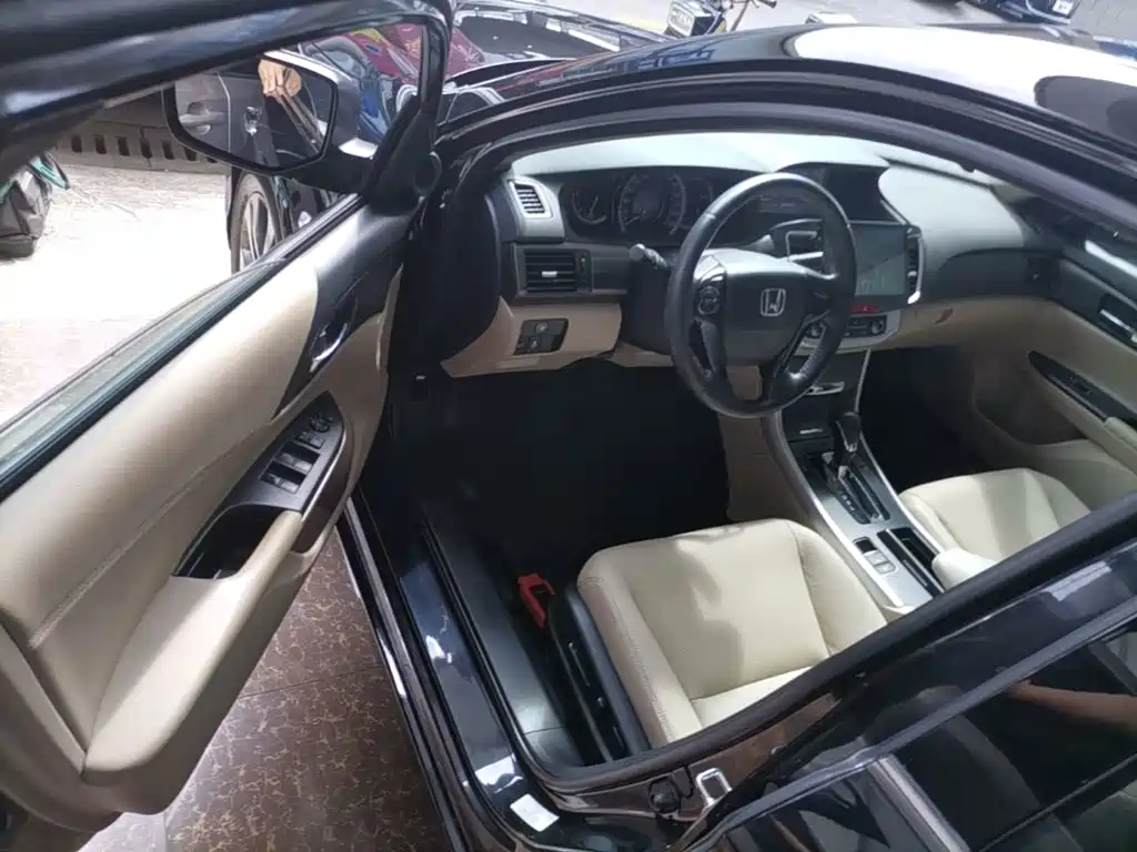 Honda Accord 2015 — фото 16