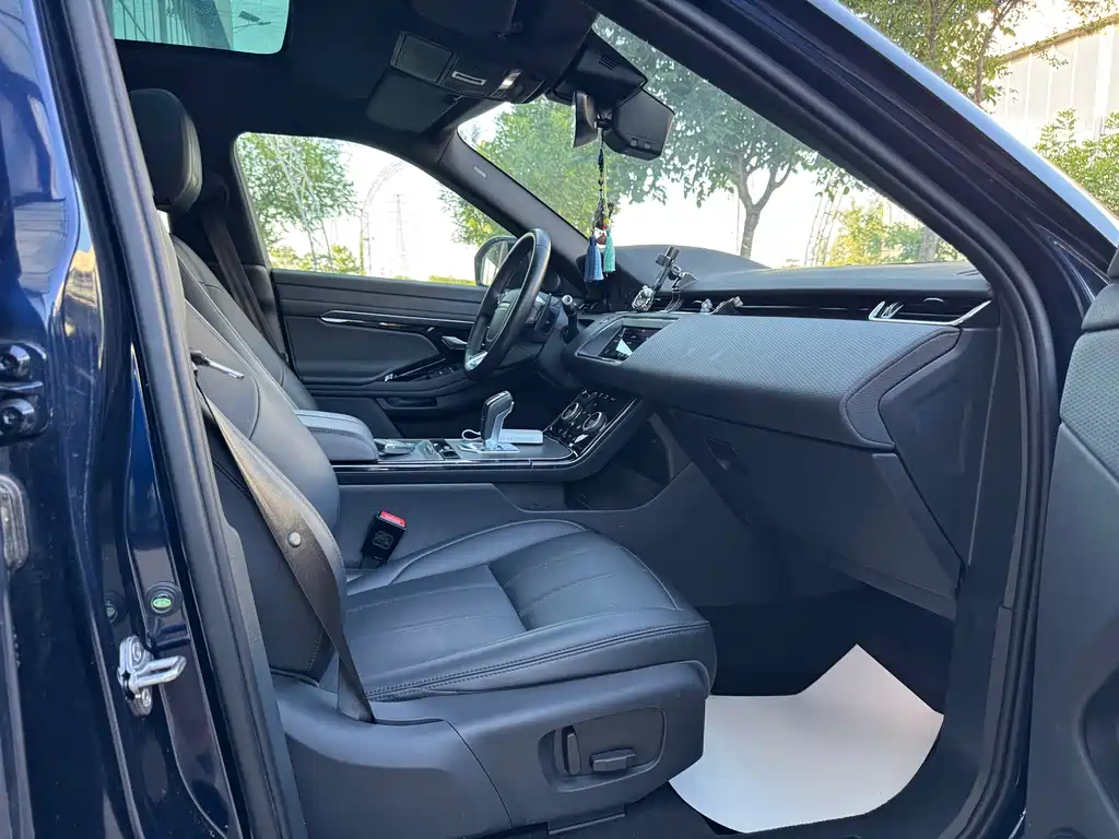 Land Rover Evoque 2020 — фото 16