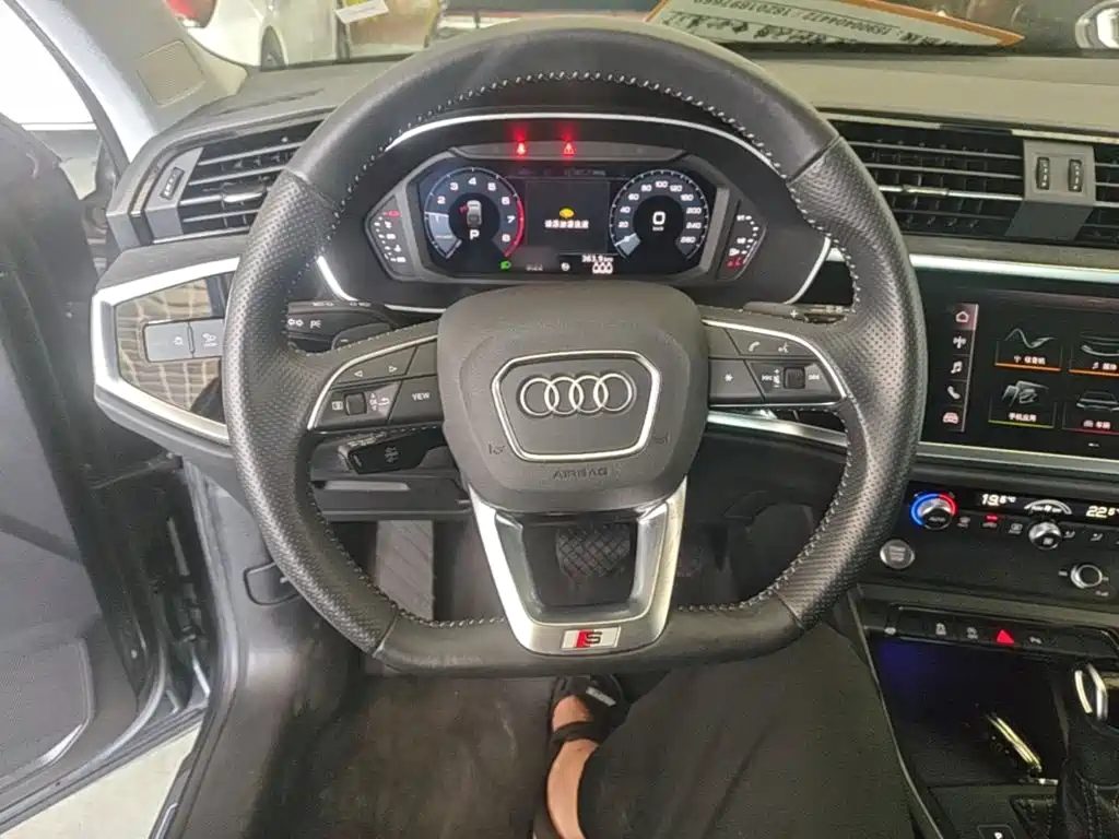 Audi Q3 Sportback 2020 — фото 11