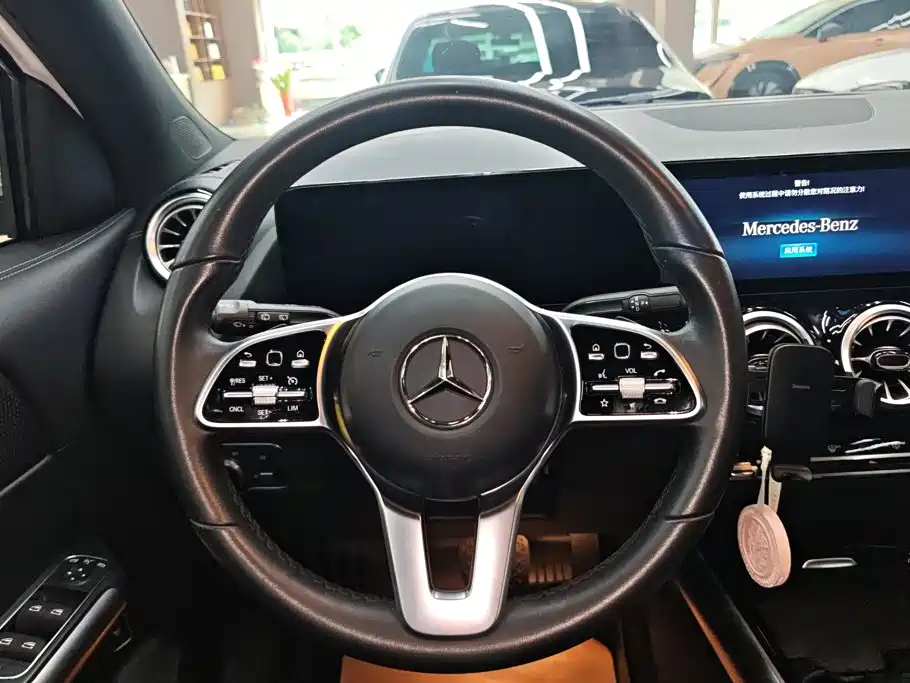Mercedes-Benz EQA 2022 — фото 15