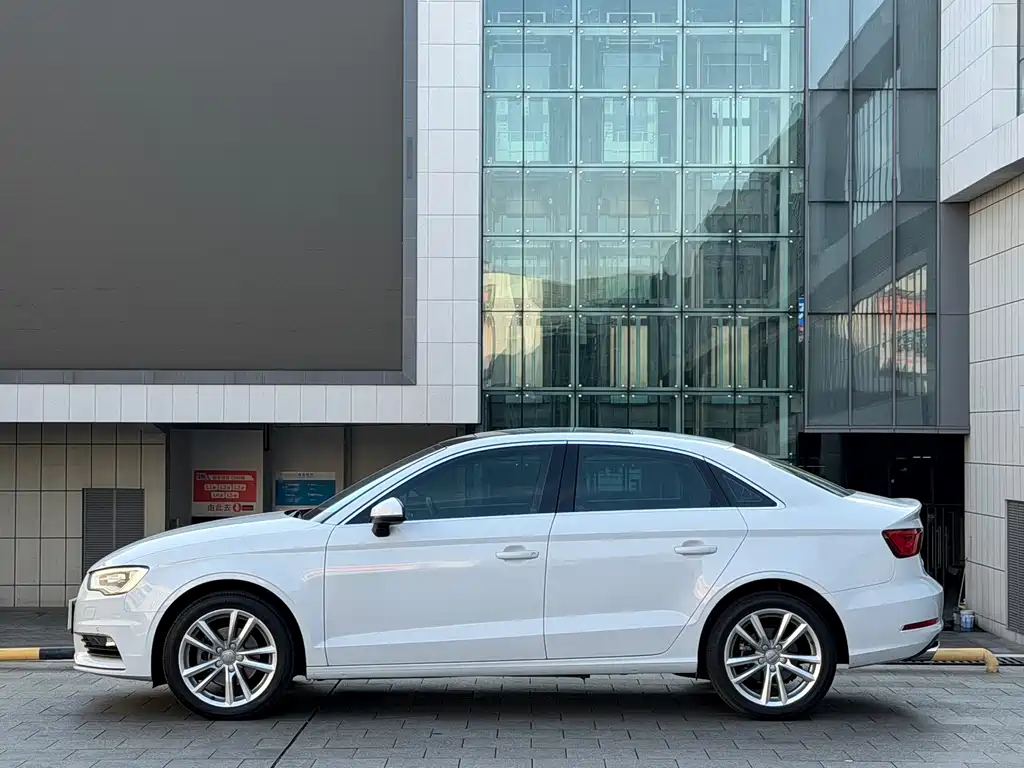 Audi A3 2015 — фото 4