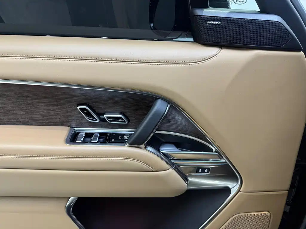 Land Rover Range Rover 2025 — фото 14