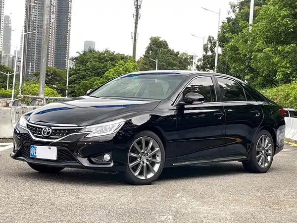 Toyota Reiz 2015