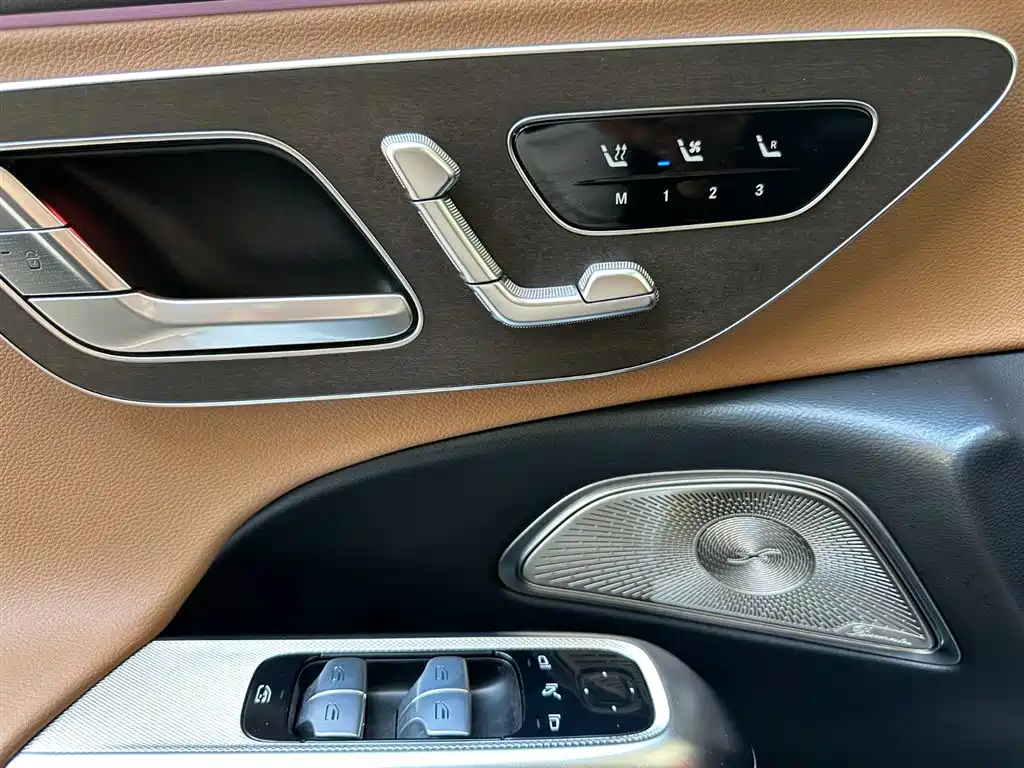 Mercedes-Benz E-Class 2024 — фото 15